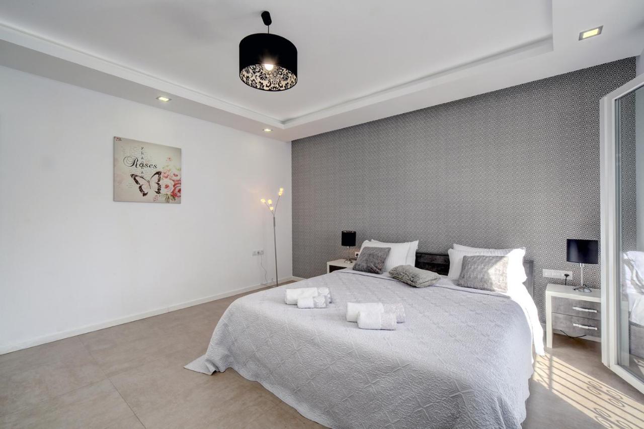 Westminster Puerto Banus Marina Apartment Marbella Exterior photo